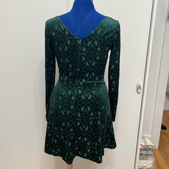 Velvet Dress - Picture 3 of 6